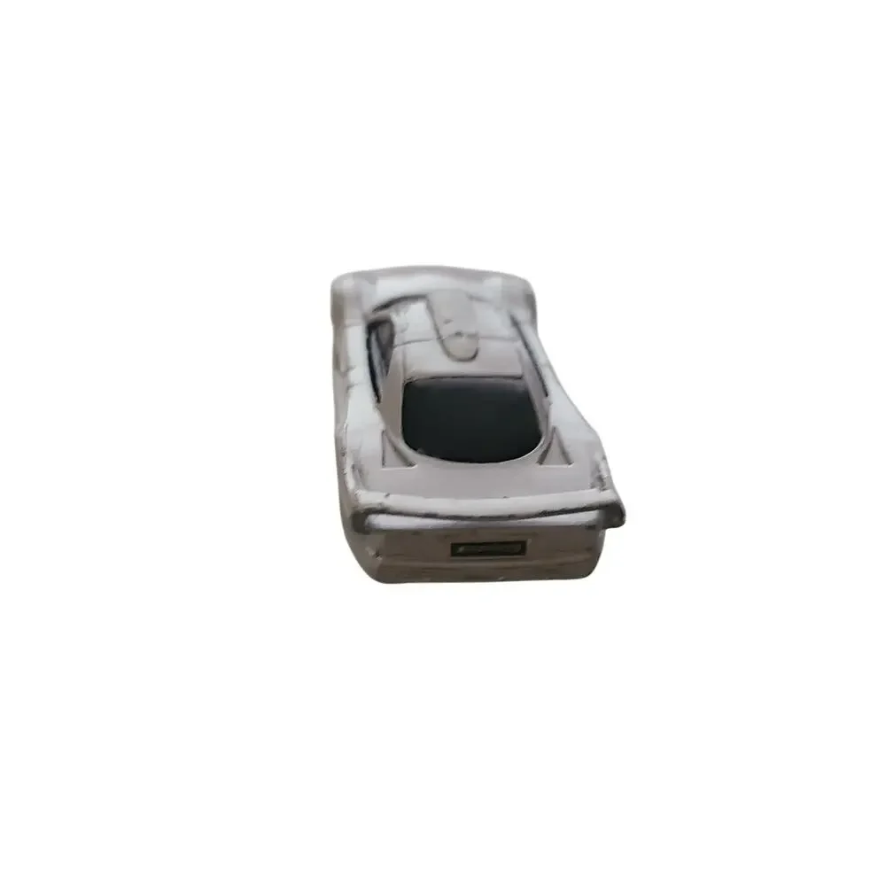 Maisto Mercedes Benz CLK-GTR AMG Street Version Silver Diecast 1/64